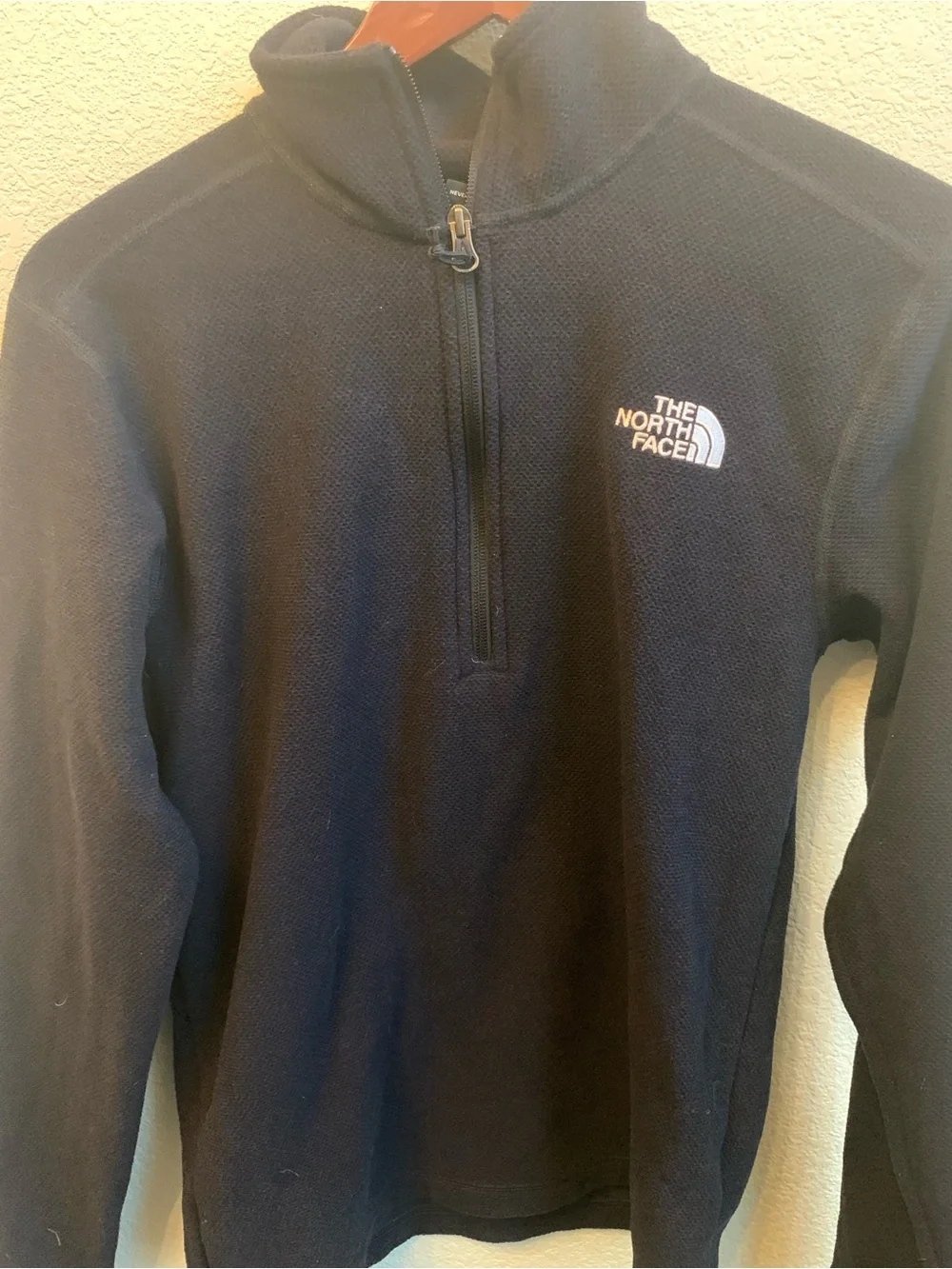 The North Face Men's Black Quarter-Zip Pullover Sweater